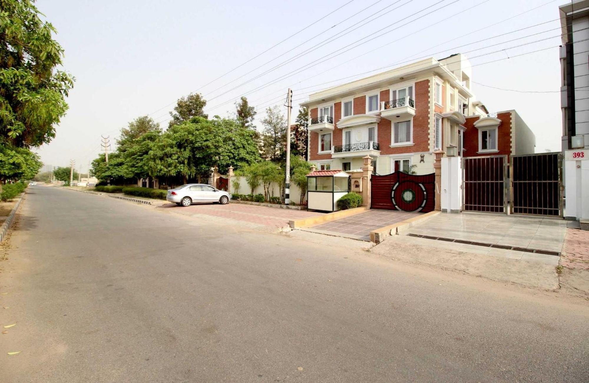 Hotel Super Collection O Sakshi Gurgaon Esterno foto
