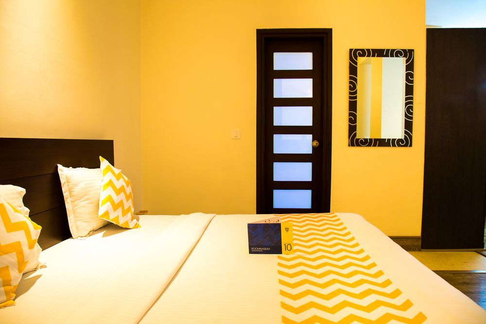 Hotel Super Collection O Sakshi Gurgaon Esterno foto