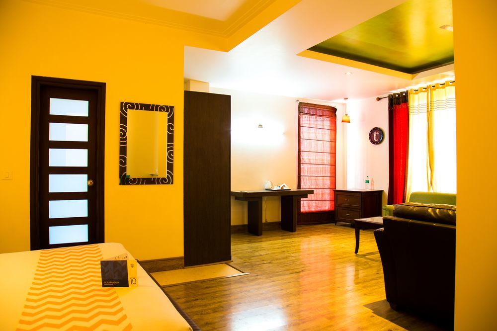 Hotel Super Collection O Sakshi Gurgaon Esterno foto